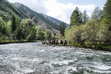 Конный тур по Алтаю «К Белухе потаённой тропой»