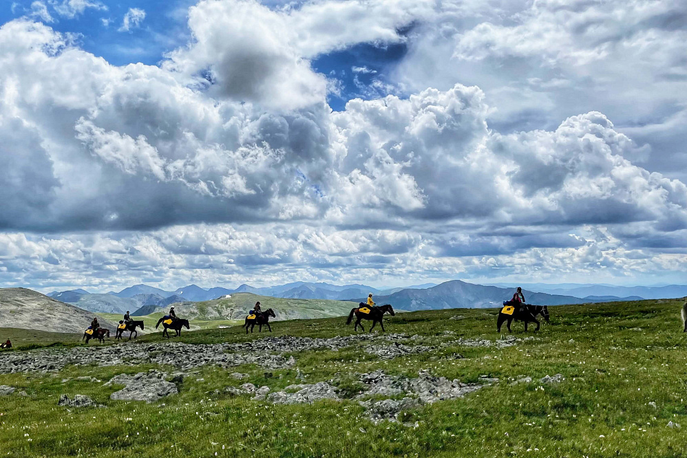 Russian Altay, Siberia. Horseback riding trip «Anylu – wonderful Altay valley»