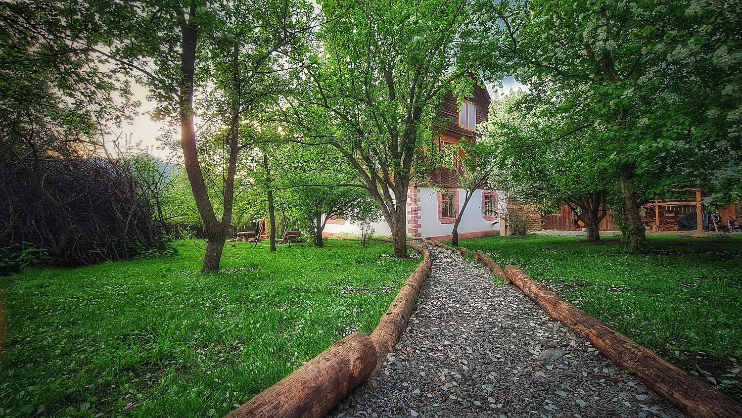 Проживание на базе "Маяк Алтая" до/после тура