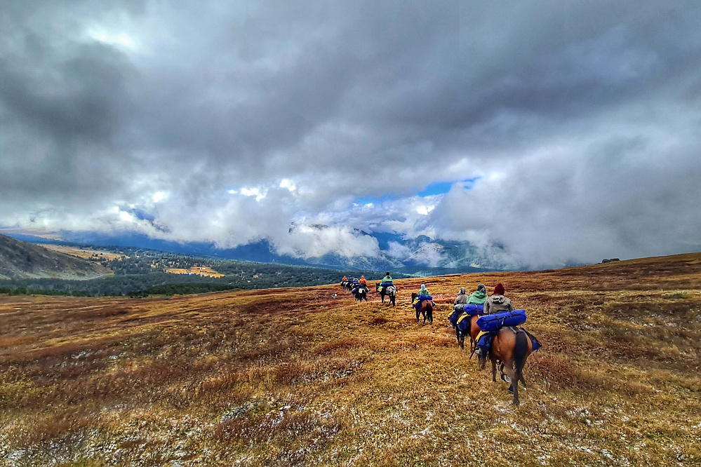 Russian Altay, Siberia. Horseback riding trip «Anylu – wonderful Altay valley»