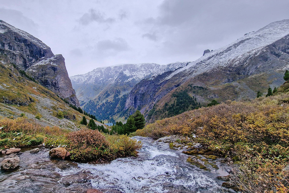Russian Altay, Siberia. Horseback riding trip Uymen’ Lake – the heart of Altaу Mountains