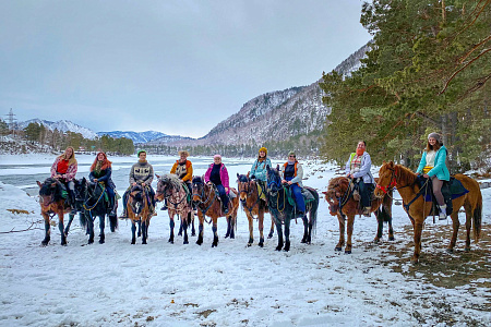 Конный тур «Зимний Алтай» с посещением таёжной заимки